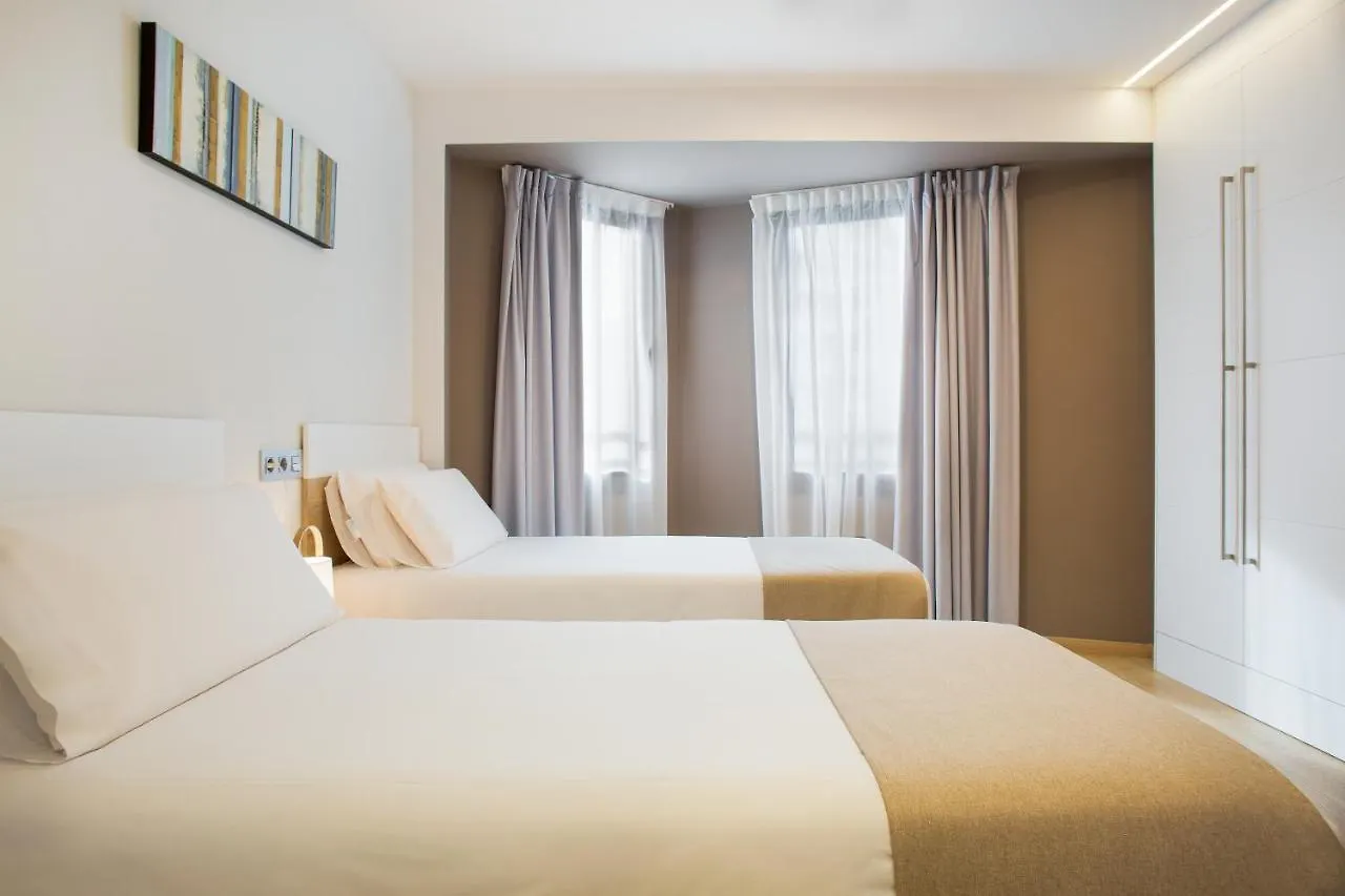 Ginosi Pedralbes Hotel Barcelona 3*,